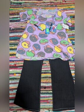 #142 Lularoe Donut Tee/Just Be Flare Jean Combo
